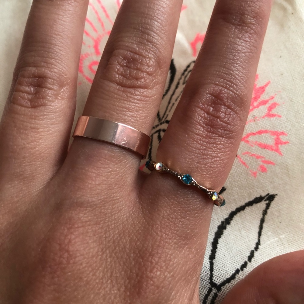 FOREVER 21 ring set - Picture 4 of 4